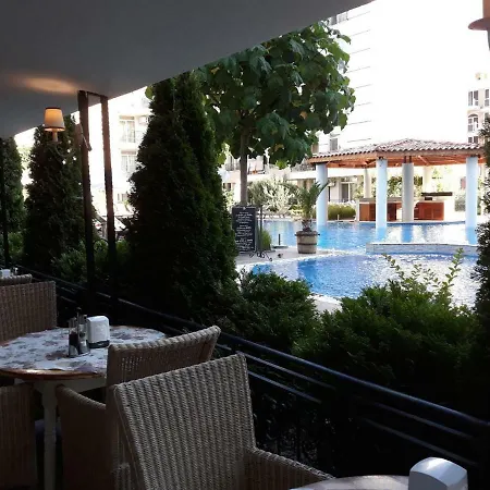 Апартамент Dawn Park *